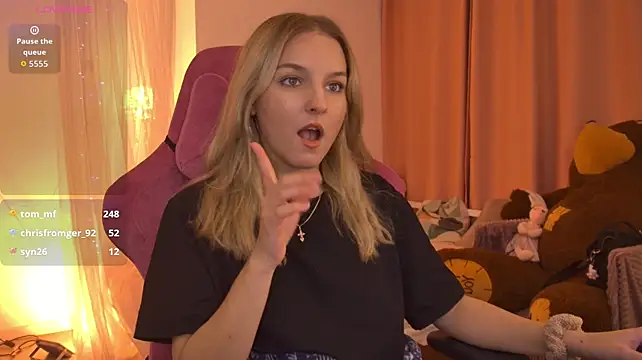 ViolaMore stripchat live cam model
