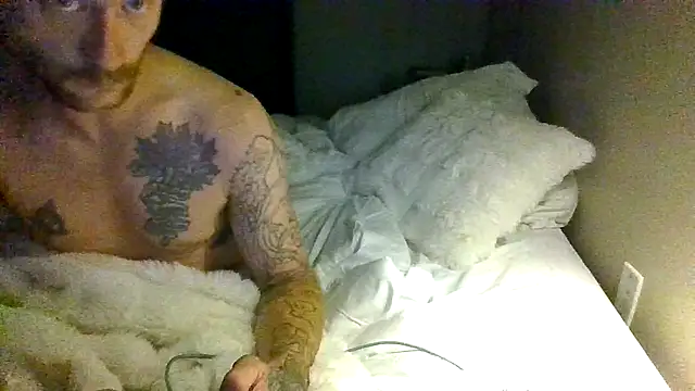 RightishResolve stripchat live cam model