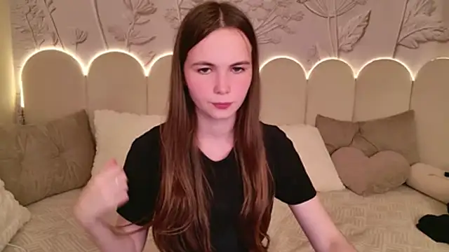 Thalia_Croft stripchat live cam model