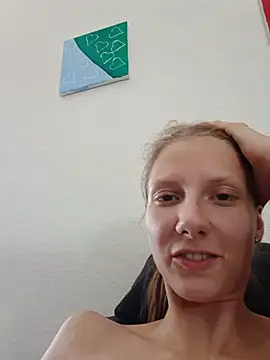 LenaGoldi stripchat live cam model
