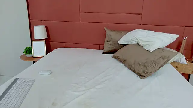 LilouKat stripchat live cam model
