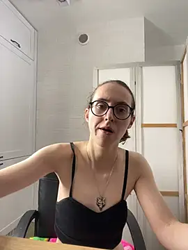 MartiniiSelenna stripchat live cam model