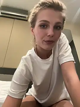 My_Hotgirl stripchat live cam model