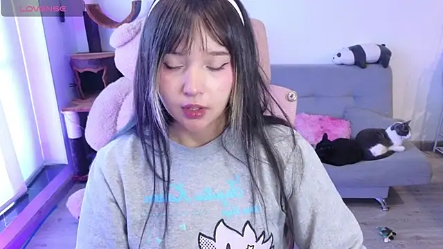 KuroChan420 stripchat live cam model
