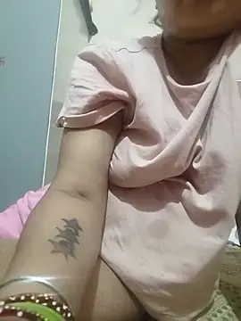 Husnpari20 stripchat live cam model