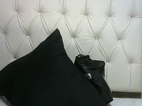 Stormymbally stripchat live cam model