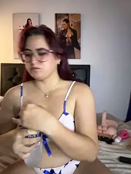 ChloeeLaurent stripchat live cam model