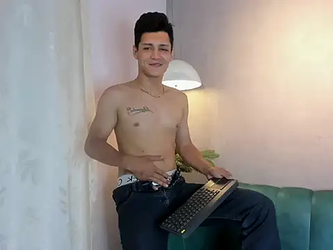 Julian_Fiire stripchat live cam model