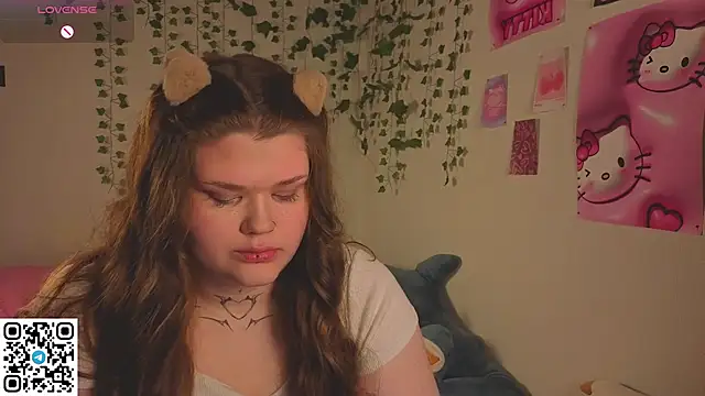 Lilyssse stripchat live cam model