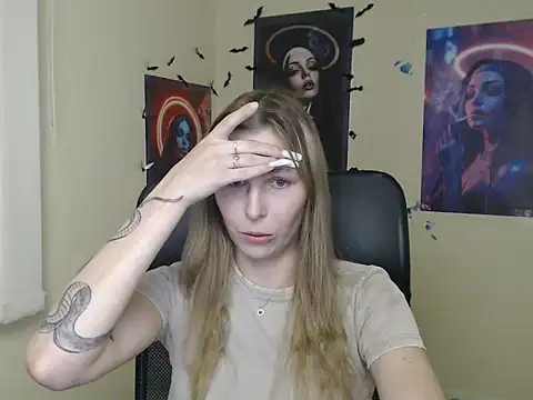 StrangerGi stripchat live cam model
