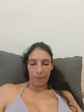Sposini69 stripchat live cam model