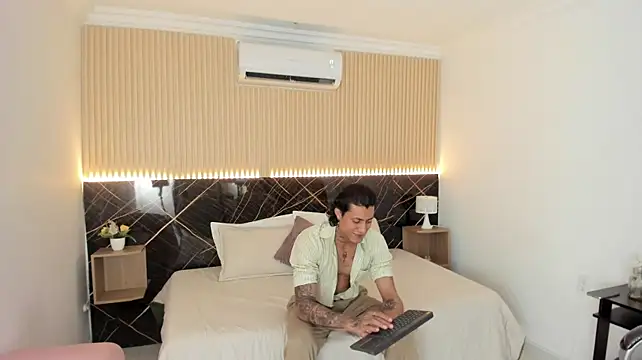 Damian_romanoff_ stripchat live cam model
