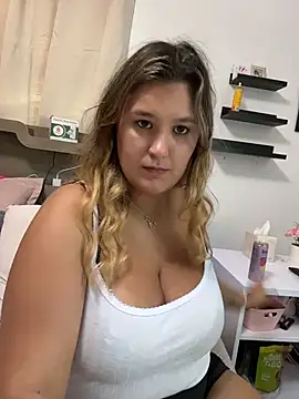 Latinamommy26 stripchat live cam model