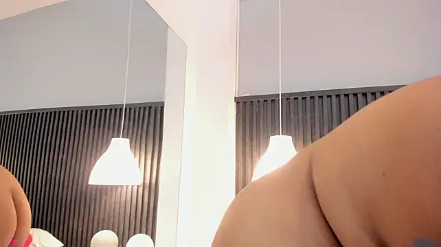 Tiana-Moon stripchat live cam model