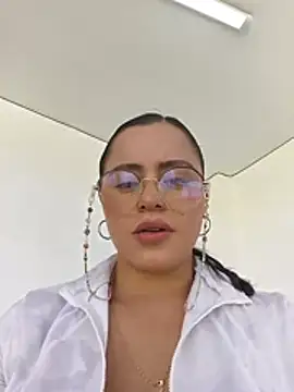 Luna_Rose1 stripchat live cam model