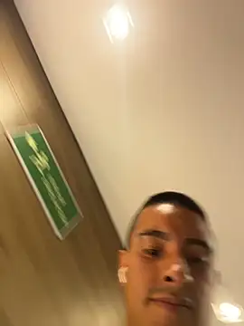 willclayy stripchat live cam model