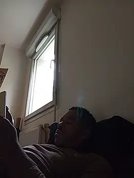 ti_thug stripchat live cam model