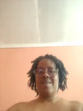 Ebonyboobsmilk stripchat live cam model