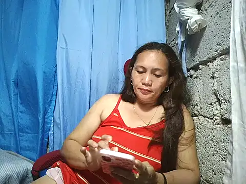 prettymomma24xx stripchat live cam model