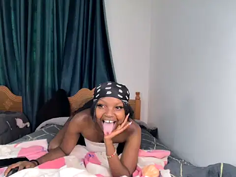LuchitaHottie stripchat live cam model