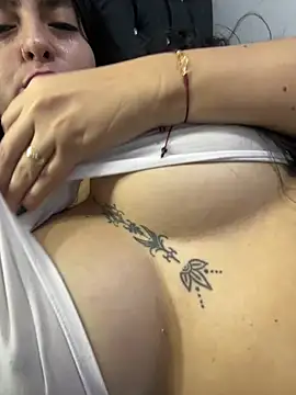 salo-rousee stripchat live cam model
