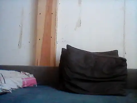 Milana38 stripchat live cam model