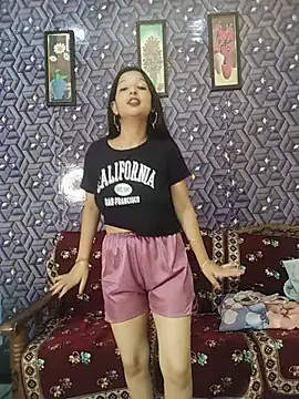 Queen_Rosyy stripchat live cam model