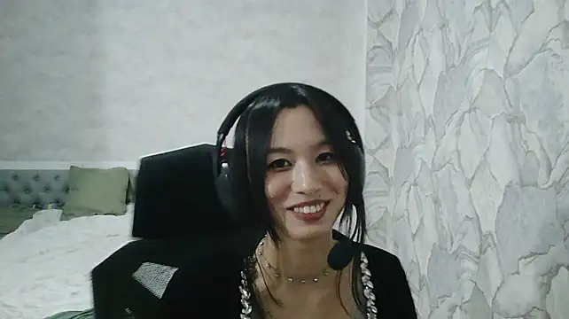JacklynGingrich stripchat live cam model