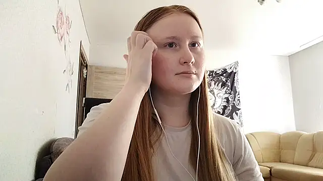 AnikaLipps stripchat live cam model