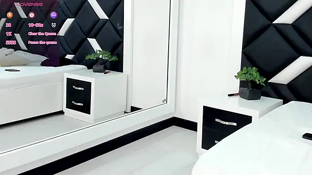 RebeccaWalton stripchat live cam model