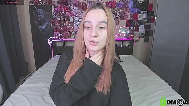 Min1Kara stripchat live cam model