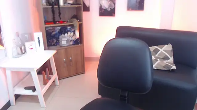 Keilathompson stripchat live cam model