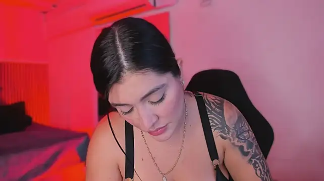 bonnieAn stripchat live cam model