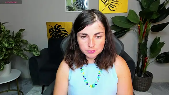 MartaEdams stripchat live cam model