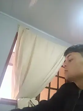 Andres_medi32 stripchat live cam model