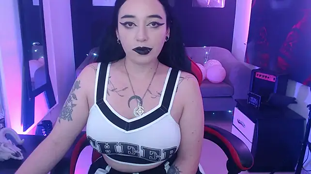 Nyxnocturne stripchat live cam model
