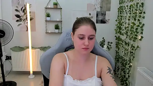 ViolaSecret stripchat live cam model
