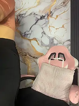 ariana_ec stripchat live cam model