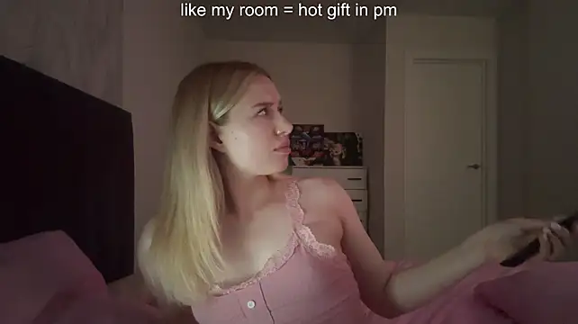 Elisahaps stripchat live cam model