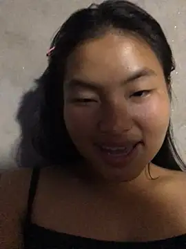trang-vy stripchat live cam model