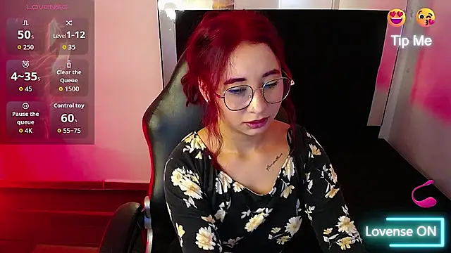 Lyrarose__ stripchat live cam model