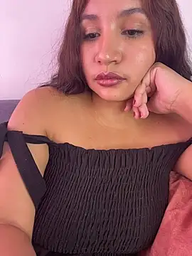 MiahJones_ stripchat live cam model