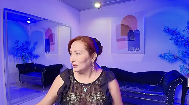 Alee_luna stripchat live cam model