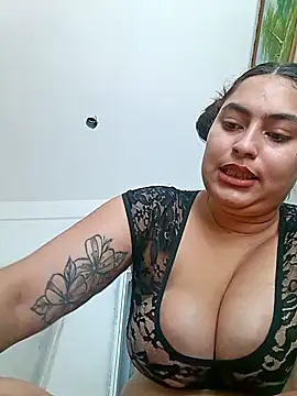 xandra252 stripchat live cam model