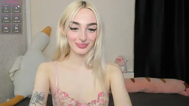 succubantra stripchat live cam model