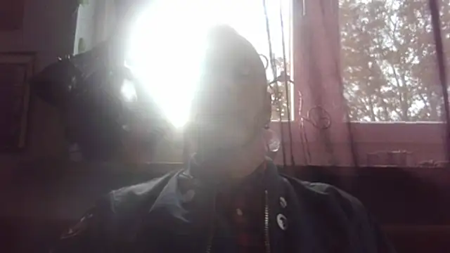 SHARPSkinhead stripchat live cam model