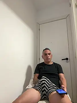 mateocali25 stripchat live cam model