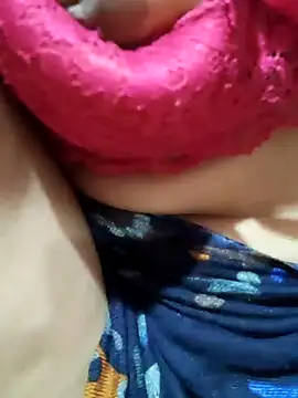 hotti_kritika stripchat live cam model