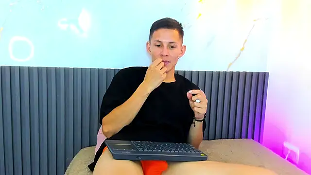 IzanArias stripchat live cam model