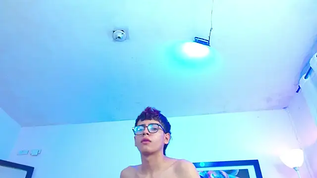 alexcum_18 stripchat live cam model
